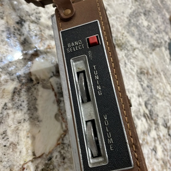 Vintage GE P975D Transistor Portable Radio General Electric AM FM Works Case - Picture 4 of 7